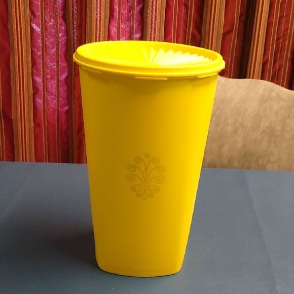 Yellow Food Storage Container - Picture 1 of 6